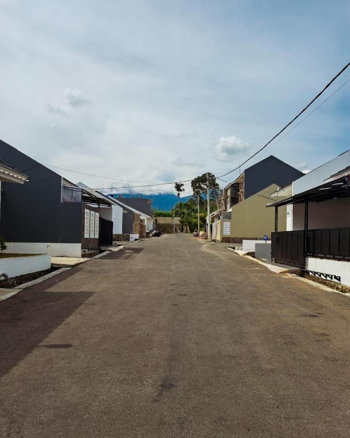 Akshaya * Sukabumi
